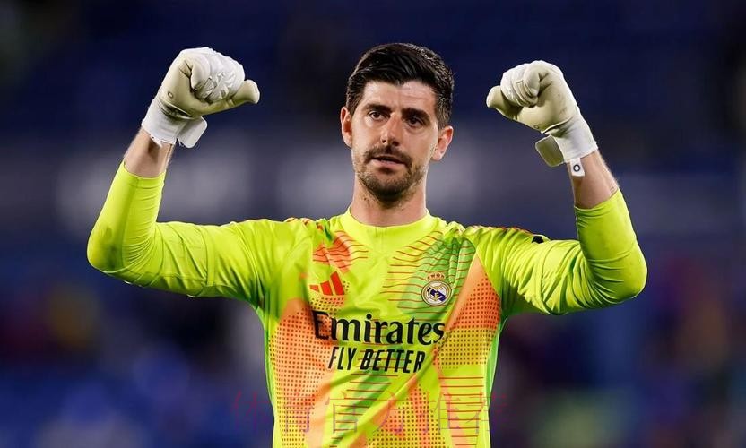 官方：库尔图瓦当选“Mahou五星”9月最佳球员